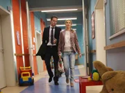 Seit der Scheidung von seiner Frau Melissa Thule sieht Lars Ahlert seine Tochter Ina nur noch an jedem zweiten Wochenende. Als Ina hohes Fieber bekommt, bringt er sie in die Sachsenklinik, dort werden Masern diagnostiziert. Als Melissa eintrifft, gibt diese an, dass sie Ina bewusst nicht gegen Masern impfen ließ. Für Lars, der sich seit längerer Zeit an Melissas Erziehungsmethoden stört, ist das Maß nun voll.