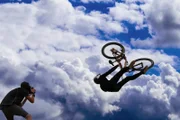 sport, bike, mountain bike, cycling, transalp, drive, helm, courage, fly, photographer, competition, leisure, spectacular, somersault, action, adventure, holidays, holiday, clouds, sky