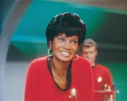 Lieutenant Nyota Uhura (Nichelle Nichols) ist die einzige Frau in der Kerncrew von Raumschiff Enterprise.