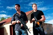 Sullivan Stapleton (l), Philip Winchester (r).