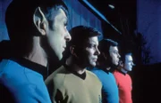 Mitten im Orbit eine Kopie des dritten Reichs? Die Besatzung der Enterprise kann es nicht fassen. Ausgerechnet der Mann, nach dem sie gerade auf der Suche ist, der vermisste Wissenschaftler John Gill herrscht wie Adolf Hitler über den Planeten Ekos. Und will nach Nazi-Manier den Nachbarplaneten Zeon erobern...