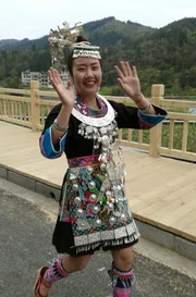 Dong-Sängerin und Tänzerin Qin Wenxia