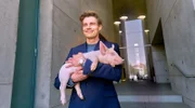 Die Beziehungen des Lobbyisten Max Lentor (Helgi Schmid) gehen bis ins Kanzleramt.