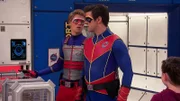 Henry Hart, Kid Danger (Jace Norman, l.) und Captain Man, Ray Manchester (Cooper Barnes, r.)