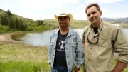 George Kourounis und Mitwirkender vor dem See für die Marslagune. Die Verwendung des sendungsbezogenen Materials ist nur mit dem Hinweis und Verlinkung auf RTL+ gestattet.