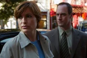 (L-R) Olivia Benson(Mariska Hargitay), Detective Elliot Stabler(Christopher Meloni)