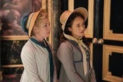 L-R: Mary Parker (Kate Ashfield) und Charlotte Heywood (Rose Williams)