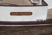 Das Heck der Marchioness, die nach der Kollision mit dem Bagger Bowbelle, bei der am 20.08.1989 51 Menschen ums Leben kamen, angehoben wurde und an der Southwark Bridge strandete.