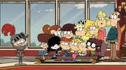 v.li.: Lincoln, Lynn, Luan, Lucy, Lana, Luna, Lola, Leni, Lily, Lisa, Lori, Rita, Lynn Sr.