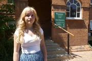 Wimbledon High School, Schülerin Chloe Wallace setzt sich ein dass sexuell anzügliches Verhalten nicht normalisiert wird.