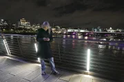London, Mit ihrer App will Emma Kay das Sicherheitsgefühl von Frauen stärken.