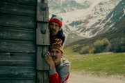 Tschugger, Staffel 3, Folge 3, Motiv 1, David Constantin als Bax, Arsène Junior Page als Juni