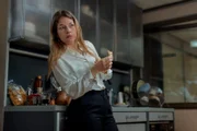 Tschugger Staffel 1 Regie: David Constantin und Leandro Russo Produktion: Shining Film AG Kamera: Rafael Kistler Drehbuch: Johannes Bachmann, Arnold B. Bucher, David Constantin, Rafael Kistler, Leandro Russo, Mats Frey Folge 1 Hauptmotiv 2 Mischt die Walliser Polizei auf: Anna Rossinelli als Annette