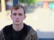 Ben (Harry Lawtey) fällt es schwer, wieder auszugehen und Spaß zu haben.