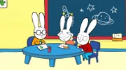 In der Schule beobachten Ferdinand (l.) und Simon (r.), wie sich Lou plötzlich kratzen muss.
