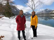 Am Sylvensteinsee: Marianne Kreuzer und Michaela Gerg.