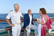 Ilona (Regula Grauwiller) und Roland (Jophi Ries) haben zum dritten Mal die Scheidung eingereicht. Doch die gemeinsame Reise lässt auch Oskar (Harald Schmidt) an der Richtigkeit dieses Vorhabens zweifeln.