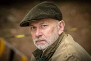 Der pensionierte Polizist DCI Artie Blythe (Vincent Franklin) unterstützt John Barnaby bei dessen Ermittlungen.