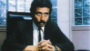 Lt. Castillo (Edward James Olmos) beauftragt Sonny Crockett und Ricardo Tubbs mit der Überwachung von Albert Lombard. Er soll vor Gericht gegen Librizzi aussagen und deshalb ist sein Leben in Gefahr.