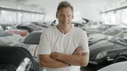 Ralf Moeller ist bis heute ein großer Auto-Fan: Allein bestimmen, wo man hinfährt und wie man fährt, das begeistert ihn bis heute.