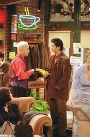 Gunther (James Michael Tyler, l.); Ross Geller (David Schwimmer, r.)