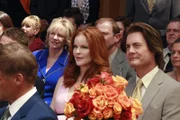 Bree (Marcia Cross, 2.v.r.) und Orson (Kyle MacLachlan, r.) kehren aus der Schweiz zurück, um Gabrielles Märchenhochzeit mitzufeiern ...