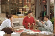 (v.l.n.r.) Chandler Bing (Matthew Perry); Ross Geller (David Schwimmer); Joey Tribbiani (Matt LeBlanc)