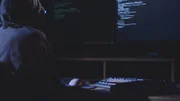 Der Hackerangriff im Jahr 2020 auf das Unternehmen SolarWinds in den USA gilt als der größte Hack seit Jahren. SolarWinds ist ein börsennotiertes Unternehmen mit Sitz in Texas.