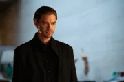 Malcolm Bright (Tom Payne)
