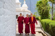 Junge buddhistische Nonnen in Bumthang (Bhutan)