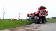 Der Liebherr LTR 11200, genannt „Big Red“, gehört zu den größten und leistungsstärksten Fahrzeugkranen der Welt.