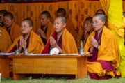 Junge buddhistische Nonnen in Paro (Bhutan)