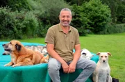 Hundecoach Andreas Ohligschläger ist in Nordrhein-Westfalen unterwegs und unterstützt Hundehalter, ihre Hunde richtig zu verstehen und Probleme wieder in den Griff zu bekommen.