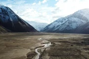 Die Lagune Embalse El Yeso – Der Stausee liegt in den Anden auf einer Höhe von 3000 Metern über dem Meeresspiegel.