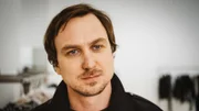 Vater Elsie (Lars Eidinger).