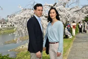 Anna Sato ist in Japan aufgewachsen, bevor sie mit ihrer Mutter nach Deutschland ausgewandert ist. Um sich den Segen ihres Vaters für die Hochzeit einzuholen, reist sie zusammen mit ihrem Verlobten Daniel Felber in ihr Heimatland.