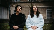(v.li.): Psychologin (Julia Stemberger), Mutter Elsie (Verena Altenberger)