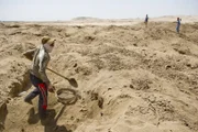 Weltweit gibt es verschiedene Regionen, die wegen Krieg, politischen Instabilitäten und unpassierbaren Landschaften nicht erforscht werden können. Auf diesen "verbotenen" Areale wurden nicht selten essentielle Informationen und Beweise zu der Geschichte unserer Herkunft und Entwicklung zerstört.