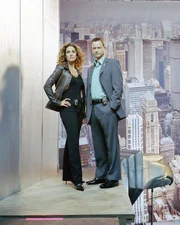 Stella Bonasera (Melina Kanakaredes) und Mac Taylor (Gary Sinise)
