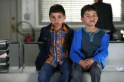 Machen es ihrer Mutter nicht immer leicht: Harrison (Vincent Reina, l.) und Nicholas (Charlie Reina, r.) ...