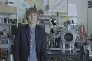 Stets mit Geigerzähler-Armbanduhr gerüstet, verschmilzt Ausnahmetalent Taylor Wilson Atome in seiner Garage.
