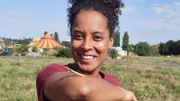 Überraschungsfund! Eigentlich ist Pia auf Spinnensuche. Dabei entdeckt sie eine Gottesanbeterin. Seit ein paar Jahren kommen diese Fangschrecken wieder vermehrt in Deutschland vor.