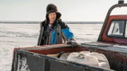 Kapitän Shawn Pomrenke neben seinem roten Track Truck.