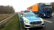 Das Absichern von Unfallstellen und liegengebliebenen Fahrzeugen ist immer ein besonders gefährlicher Moment für die Beamten von der Autobahnpolizei.