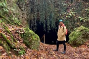 Zu Fuß lässt sich die südliche Eifel am besten erobern: Daniel Aßmann wandert durch herbstlich leuchtende Wälder.