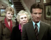 Annes Bruder George Owens (Robert Walker Jr.) taucht nach 15 Jahren wieder auf. Nicht nur Jessica Fletcher (Angela Lansbury) und ihre Cousine Helen (Doris Roberts) sind überrascht.