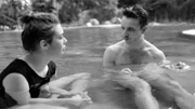 Foto-Künstler Andy Kassier hilft Ronja dabei, so (erfolg)reich und schön auszusehen wie er selbst. Wie inszeniert man die perfekte Reise?