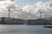 Das Maeslant-Sturmflutwehr in den Niederlanden bietet einer Millionen Menschen Schutz.