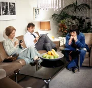 (v.li.): Ilse Kottan (Bibiana Zeller), Adolf Kottan (Franz Buchrieser), Walter Kottan (Florian Böhm)