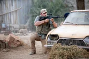 Sgt. Damien Scott (Sullivan Stapleton)